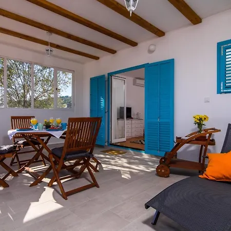 Trogir Flower Holiday home Seget Vranjica